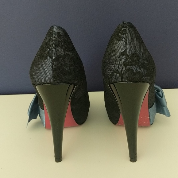 Shoes - Picture 3 of 6